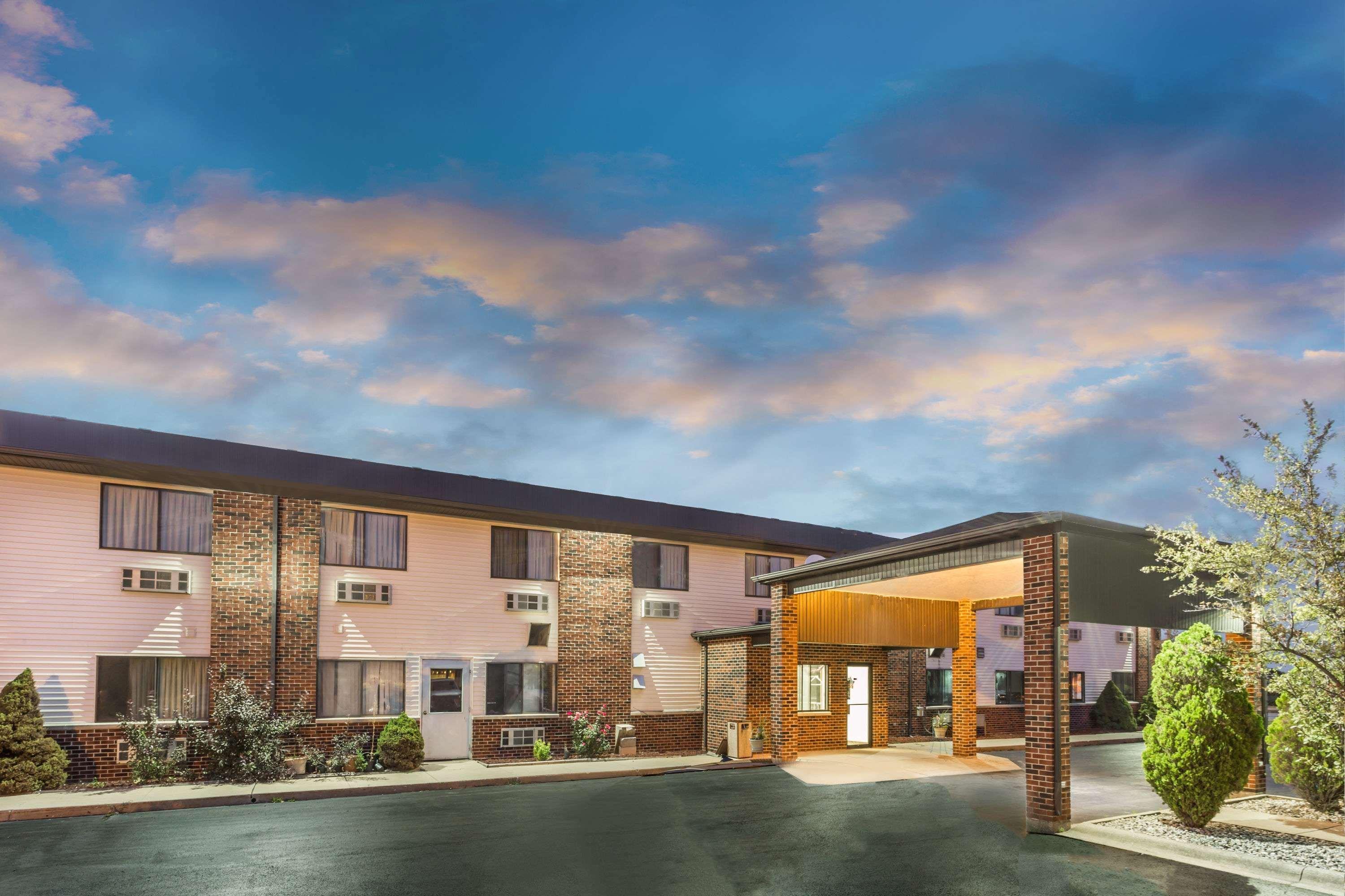 Super 8 By Wyndham Bourbonnais/Kankakee Area Exterior foto